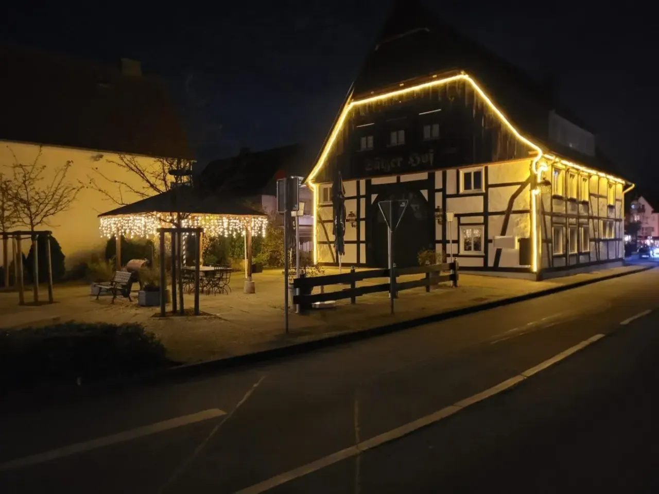 BookNoFees: Restorāns – Bierhaus Sälzerhof Bad Sassendorf – Bad Sassendorf – Alus krogs „Sälzerhof“ Bad Sassendorfā, foto 1