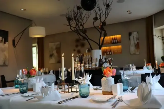 BookNoFees: Thuns Hotel-Restaurant, Werdohl