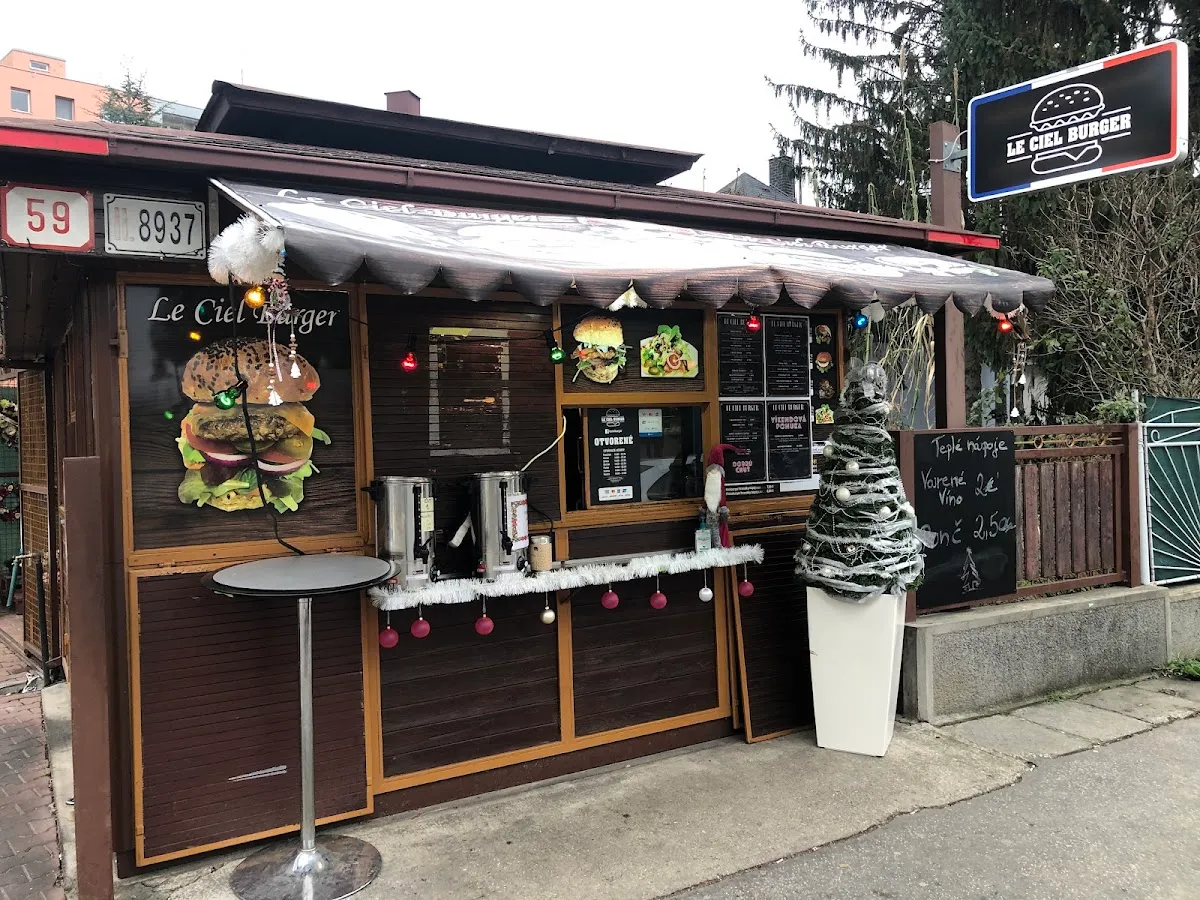 BookNoFees: Uzkodu bārs – Smash that bistro – Bratislava – Sasit to bistro!, foto 1