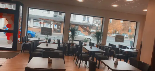 BookNoFees: Restorāns – Flecker Kebabhaus – Freudenberg – „Flecker“ kebaba restorāns, foto 3