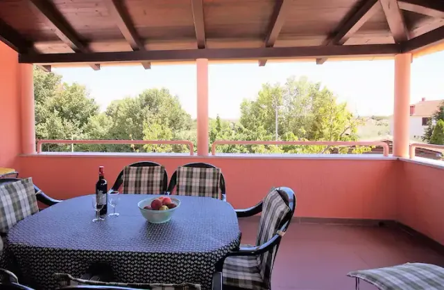 BookNoFees: Miers un atpūta 110 m² platībā, netālu no pludmales – Fažana Valbandon