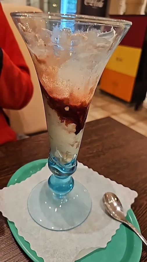 BookNoFees: Restorāns – Eiscafé Bistro Rialto – Werl – Eiscafé Bistro Rialto, foto 2