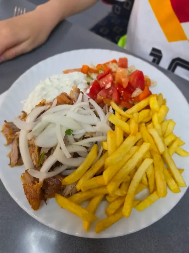 BookNoFees: Restorāns – Dreikönigsgrill – Balve – Trīs karaļu grils, foto 3