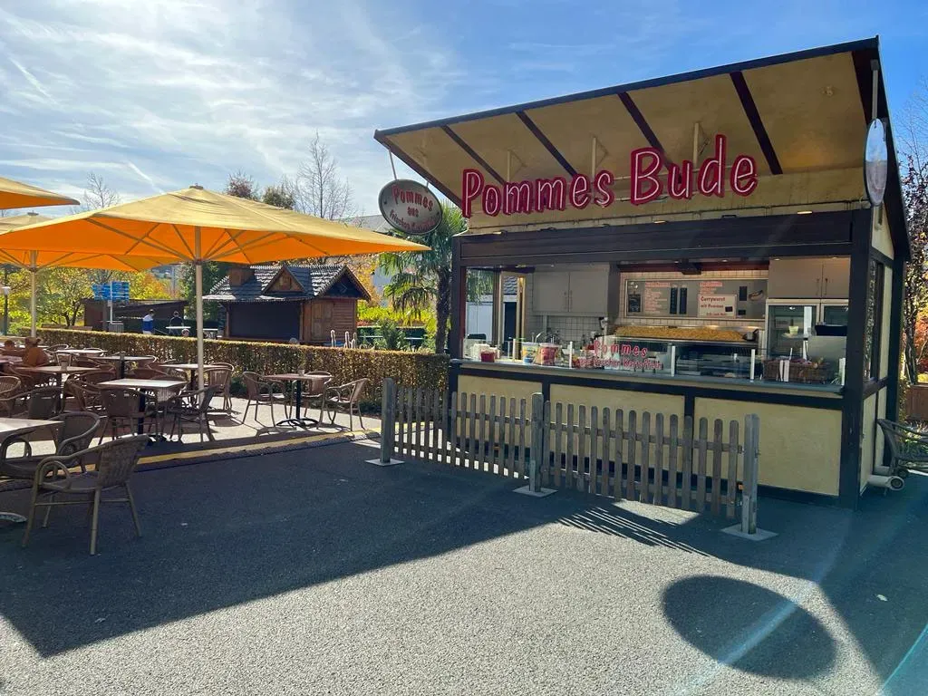 BookNoFees: Uzkodu bārs – Flora — Essbar im Park – Hemer – Flora — Ēdamais parkā, foto 1