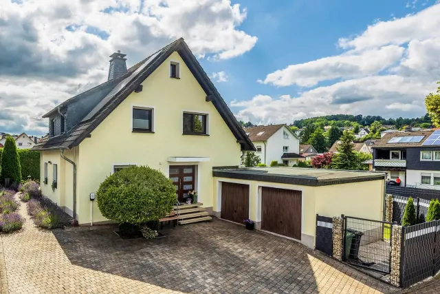 BookNoFees: brīvdienu māja, Nieder-Röhre – Brīvdienu dzīvoklis „Sonnenblick und Relax“