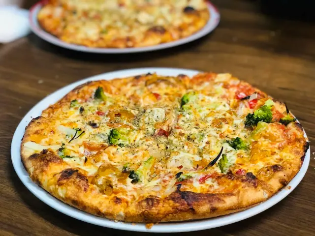 BookNoFees: Restorāns – Die Stadt Pizzeria – Wetter (Ruhr) – Pilsētas picērija, foto 3