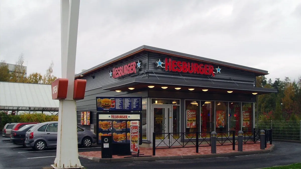 BookNoFees: Uzkodu bārs – Hesburger – Helsinki – Hesburger, foto 1