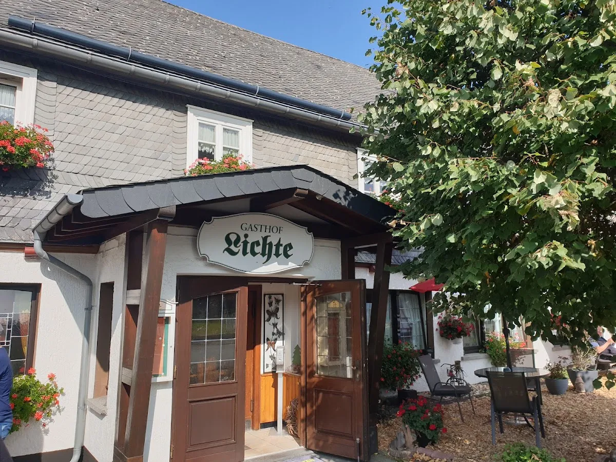 BookNoFees: Restorāns – GastHof Lichte – Medebach – Viesu nams „Lichte”, foto 1