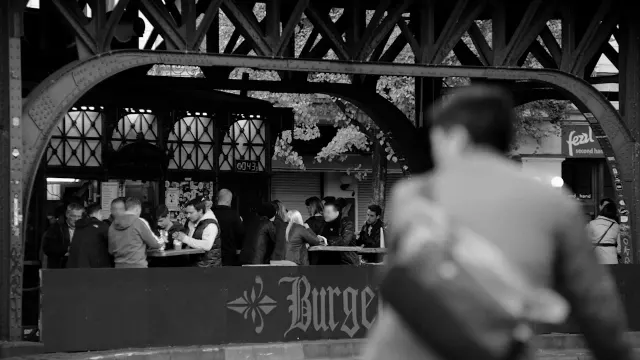 BookNoFees: Uzkodu bārs – Burgermeister Eberswalder – Berlin – Ebersvaldes mērs, foto 2