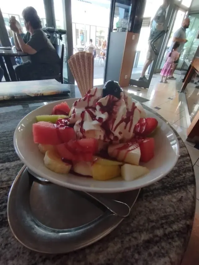 BookNoFees: Restorāns – Eiscafé Venezia – Meschede – Eiscafé Venezia, foto 2