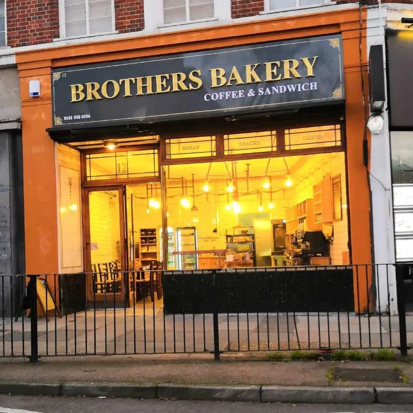 BookNoFees: Kafejnīca – Brothers Bakery – London – „Brothers“ maizes ceptuve, foto 1