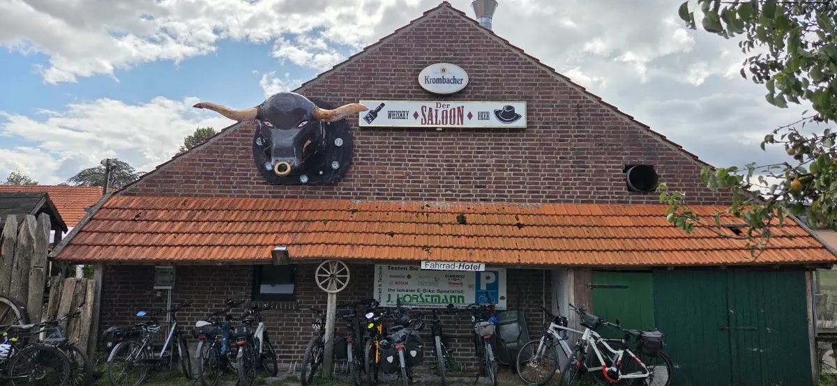 BookNoFees: Restorāns – Der Saloon In Kesseler – Lippetal – Kesselera salūns, foto 1