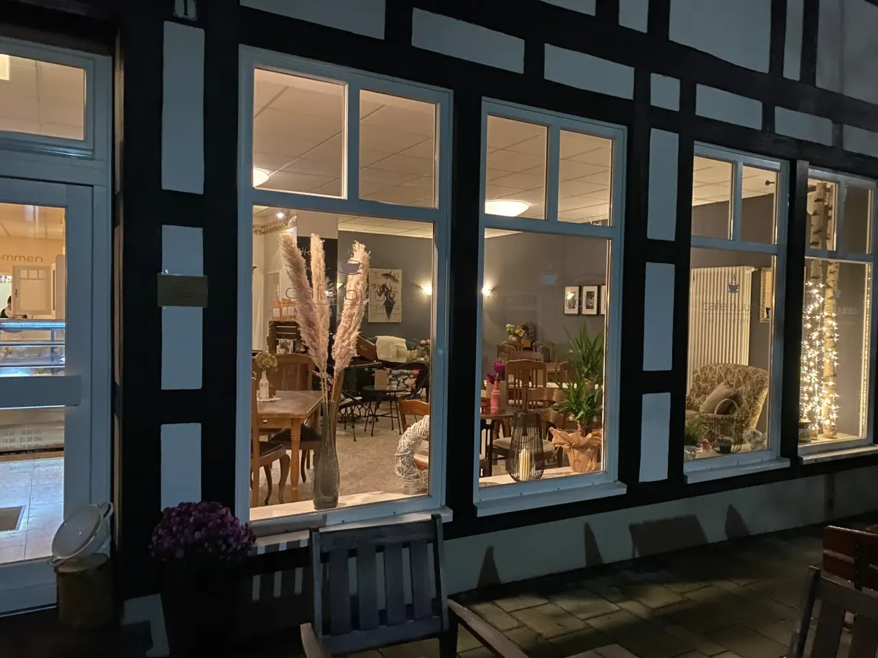 BookNoFees: Kafejnīca – Café Buuck – Rüthen – Grāmata par kafiju, foto 1