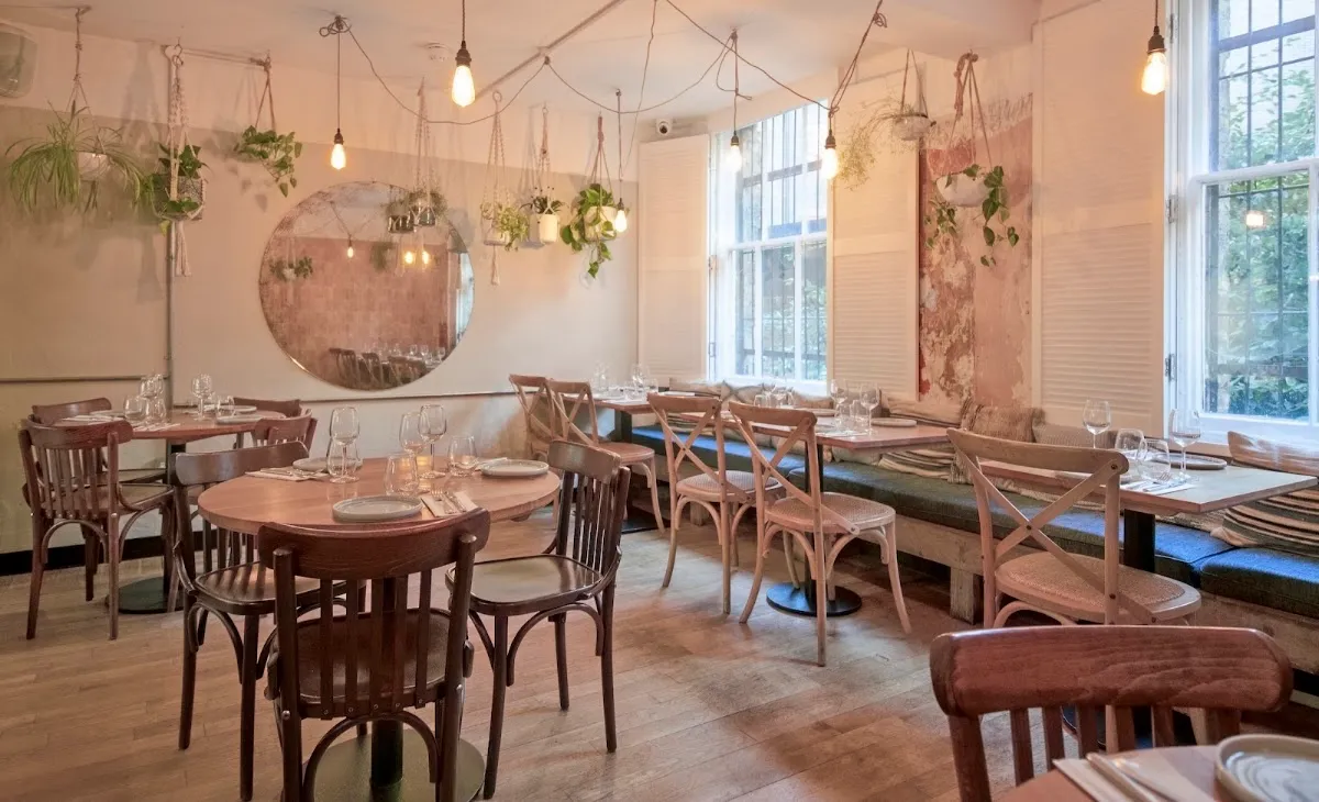 BookNoFees: Restorāns – Delamina East – London – Delamina East, foto 1