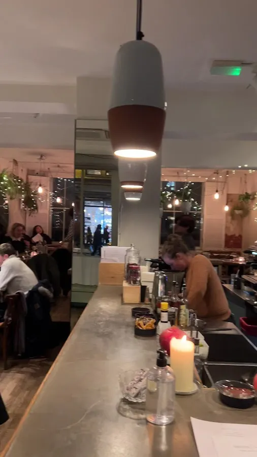BookNoFees: Restorāns – Delamina East – London – Delamina East, foto 3