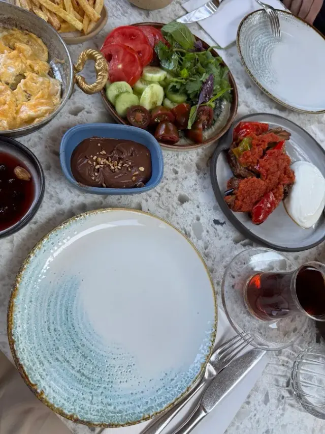 BookNoFees: Kafejnīca – Huqqa – Istanbul – Otrs, foto 2