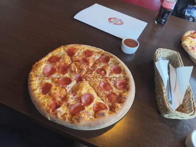 BookNoFees: Restorāns – Chicago's Pizza – Warsaw – Čikāgas pica, foto 2