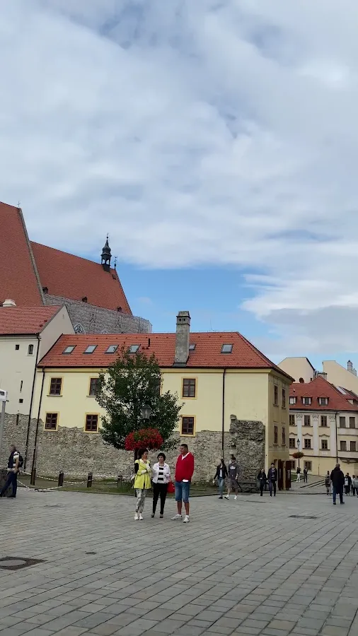 BookNoFees: Kafejnīca – Martineum café – Bratislava – Kafejnīca „Martineum“, foto 3