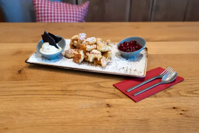 BookNoFees: Restorāns – Benediktiner Wirtshaus – Attendorn – Benediktīniešu krodziņš, foto 2