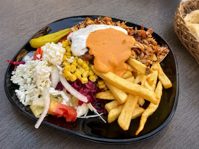 BookNoFees: Uzkodu bārs – City Döner-Pizza – Altena – City Döner-Pizza, foto 2