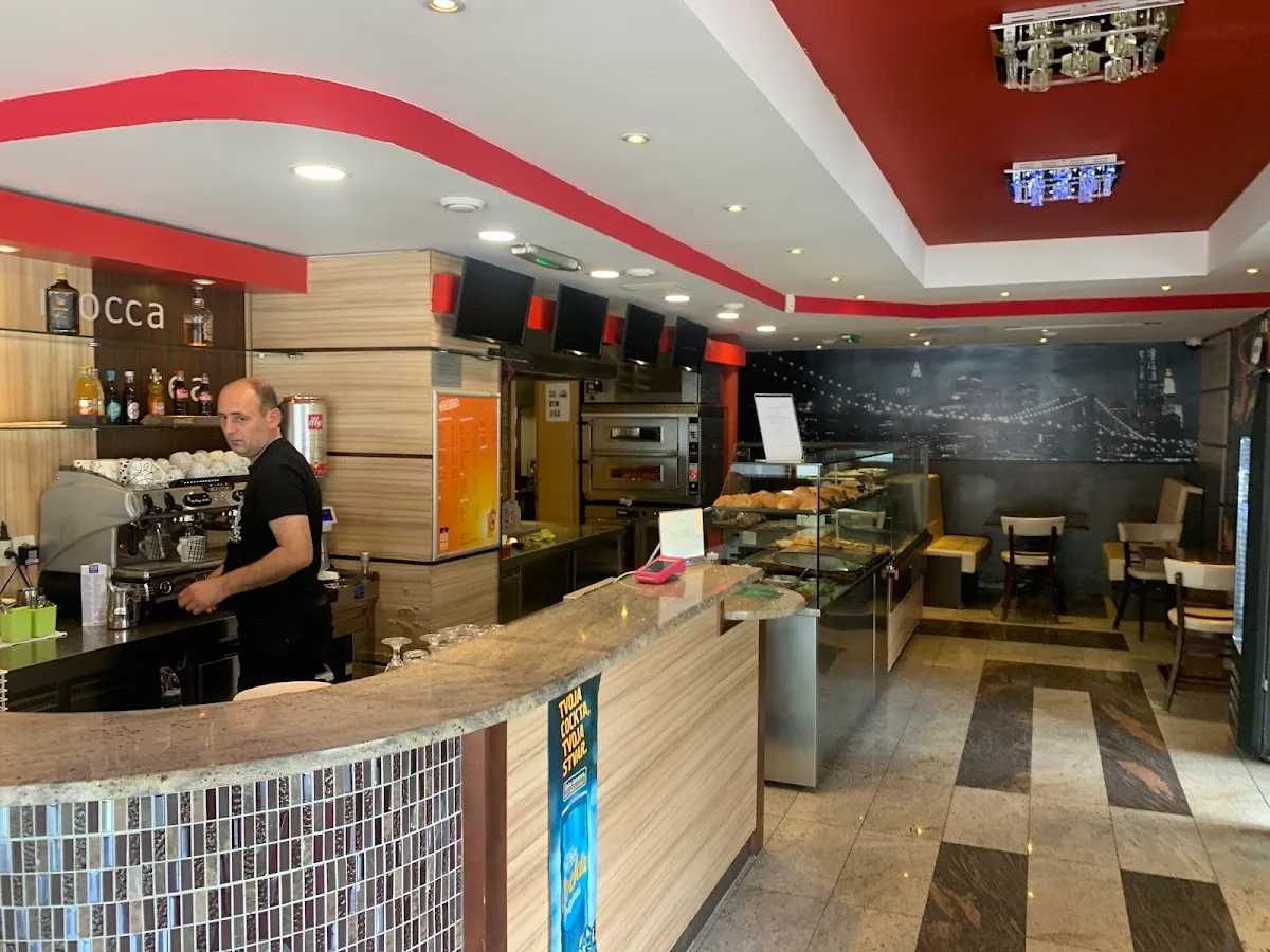 BookNoFees: Kafejnīca – Kavarna in slaščičarna Leonard – Ljubljana – Kafejnīca un konditoreja „Leonard“, foto 1