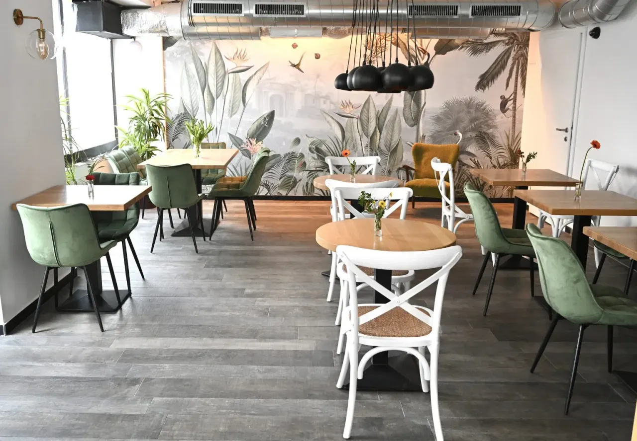 BookNoFees: Kafejnīca – Café Friedl – Vienna – Kafejnīca „Friedl“, foto 1