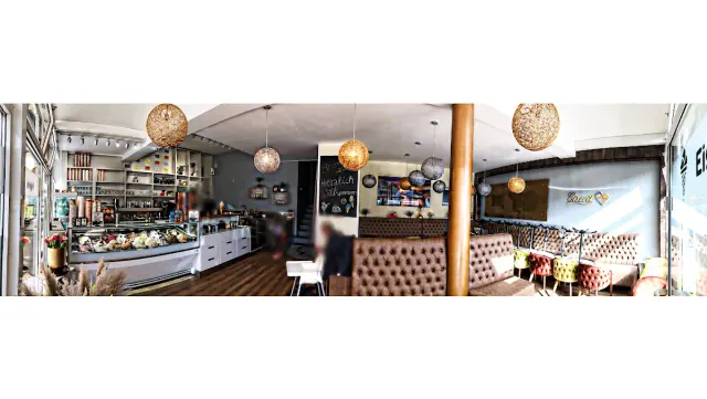 BookNoFees: Eiscafé Bambi, Freudenberg