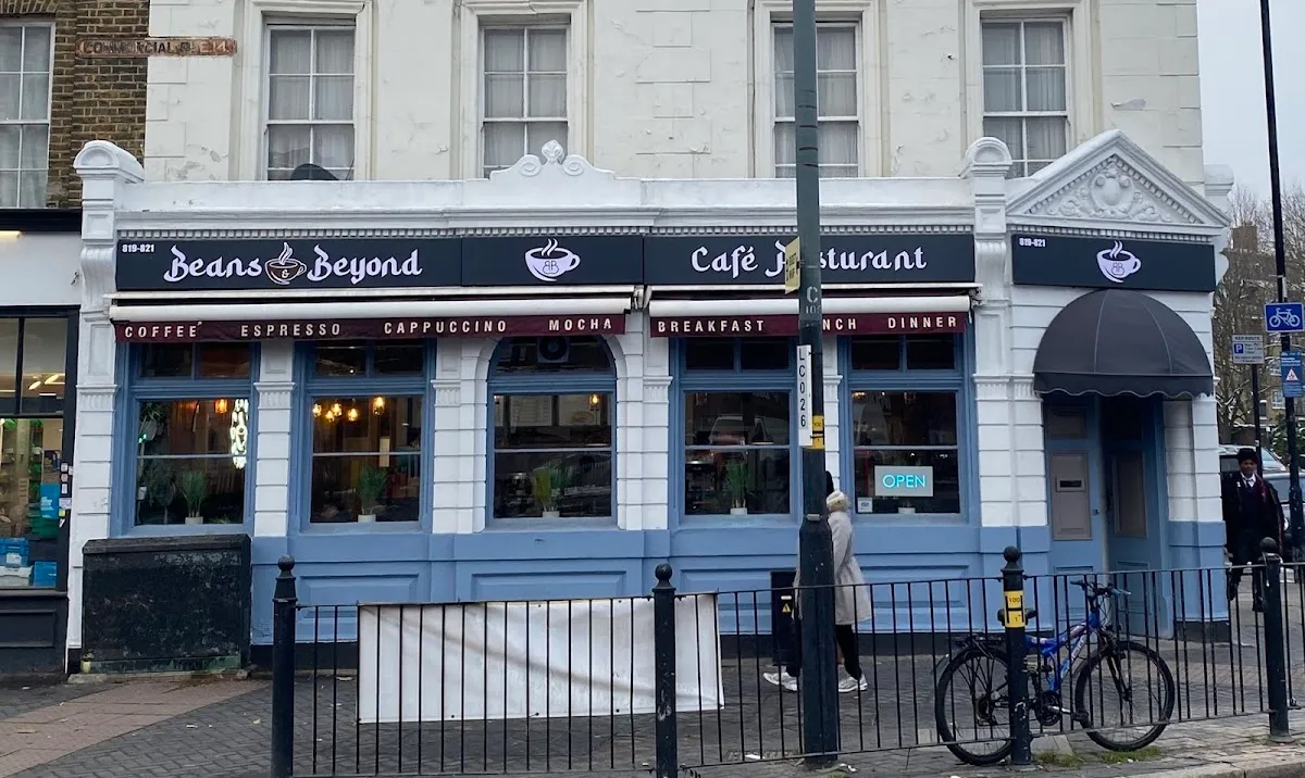BookNoFees: Kafejnīca – Beans & Beyond – London – Pupas un ne tikai, foto 1