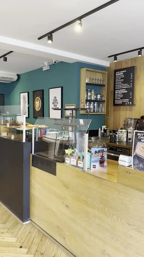 BookNoFees: Kafejnīca – Arro Coffee - The Temple of Coffee – London – Arro Coffee – Kafijas templis, foto 3