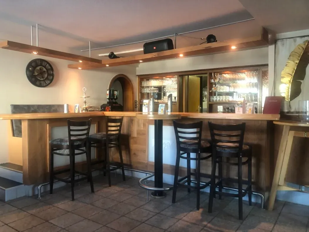 BookNoFees: Restorāns – Wirtshaus Syré – Balve-Garbeck – Krodziņš „Syré“, foto 1