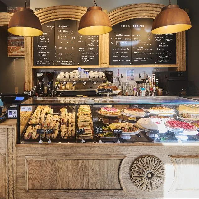 BookNoFees: Kafejnīca – Caffè Nero – Warsaw – Caffè Nero, foto 1