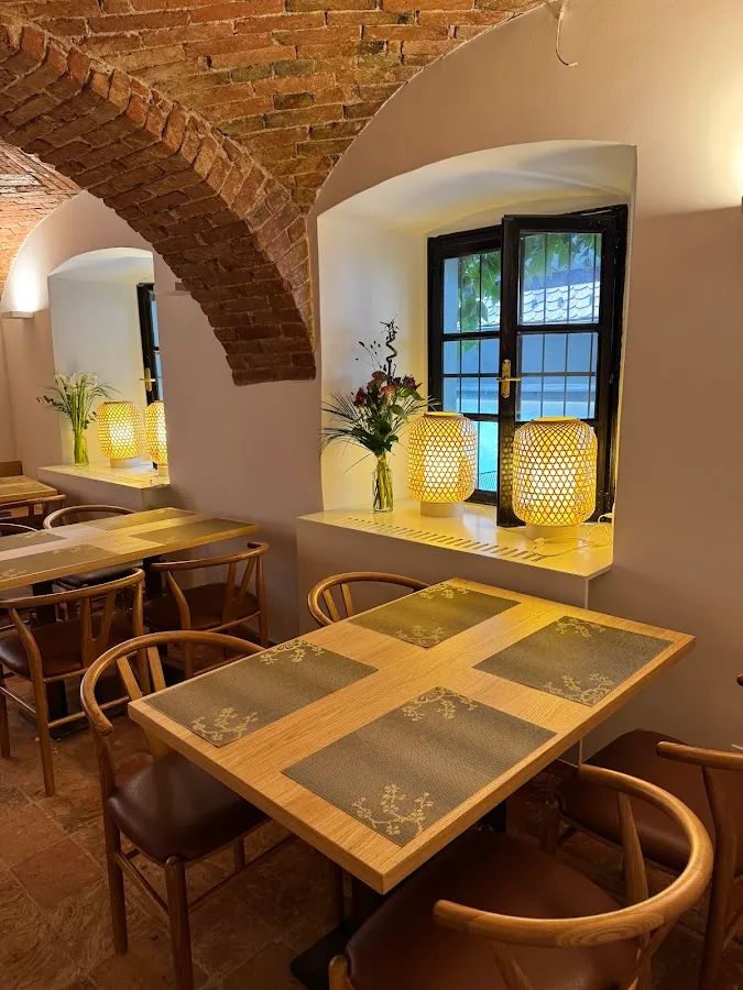 BookNoFees: Restorāns – Chinese Restaurant NiamNiam Garden – Ljubljana – Ķīniešu restorāns „NiamNiam Garden“, foto 1