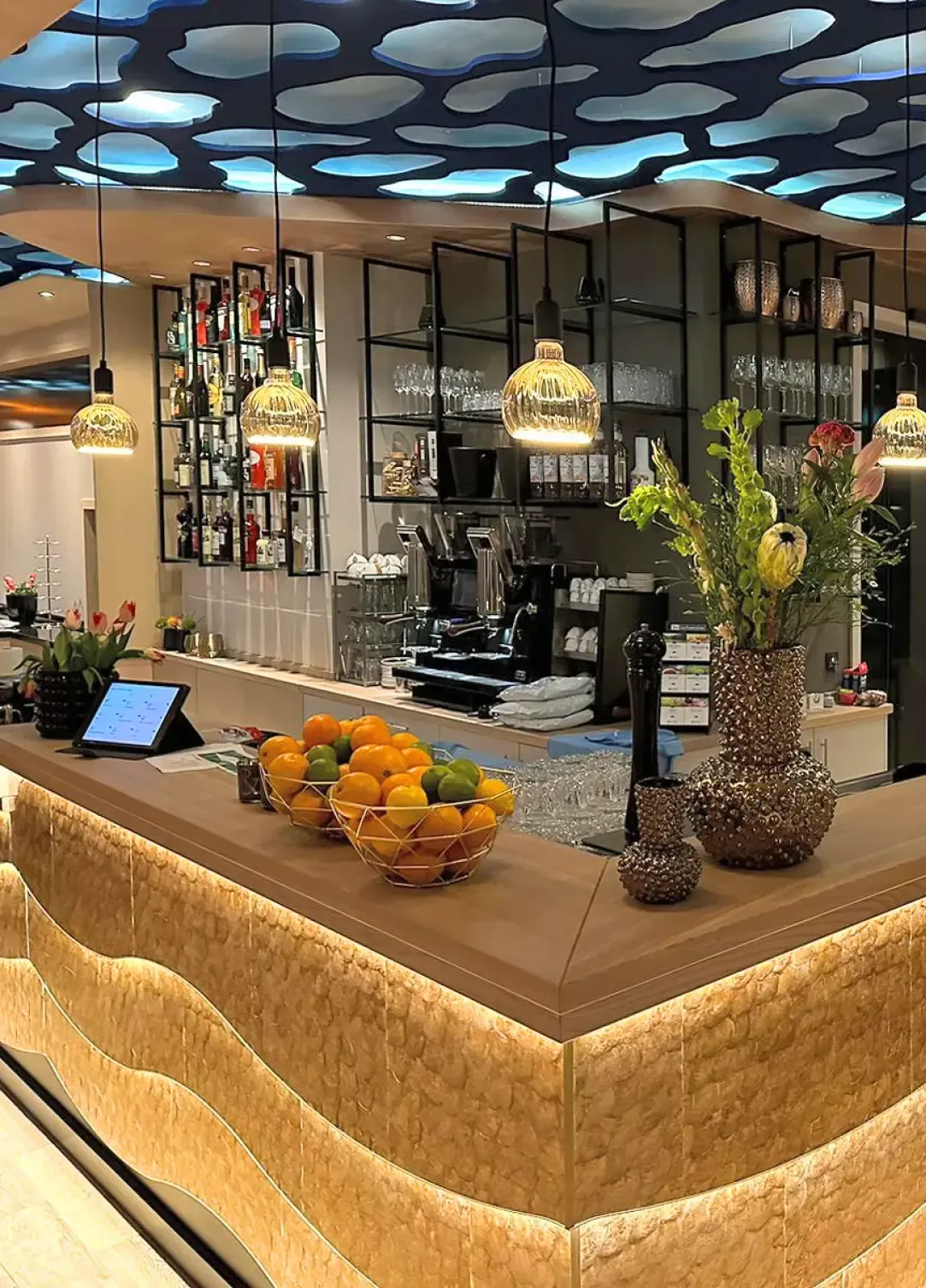 BookNoFees: Restorāns – Heiter & Herrlich Neheim – Arnsberg-Neheim – Priecīgs un brīnišķīgs Neheims, foto 1