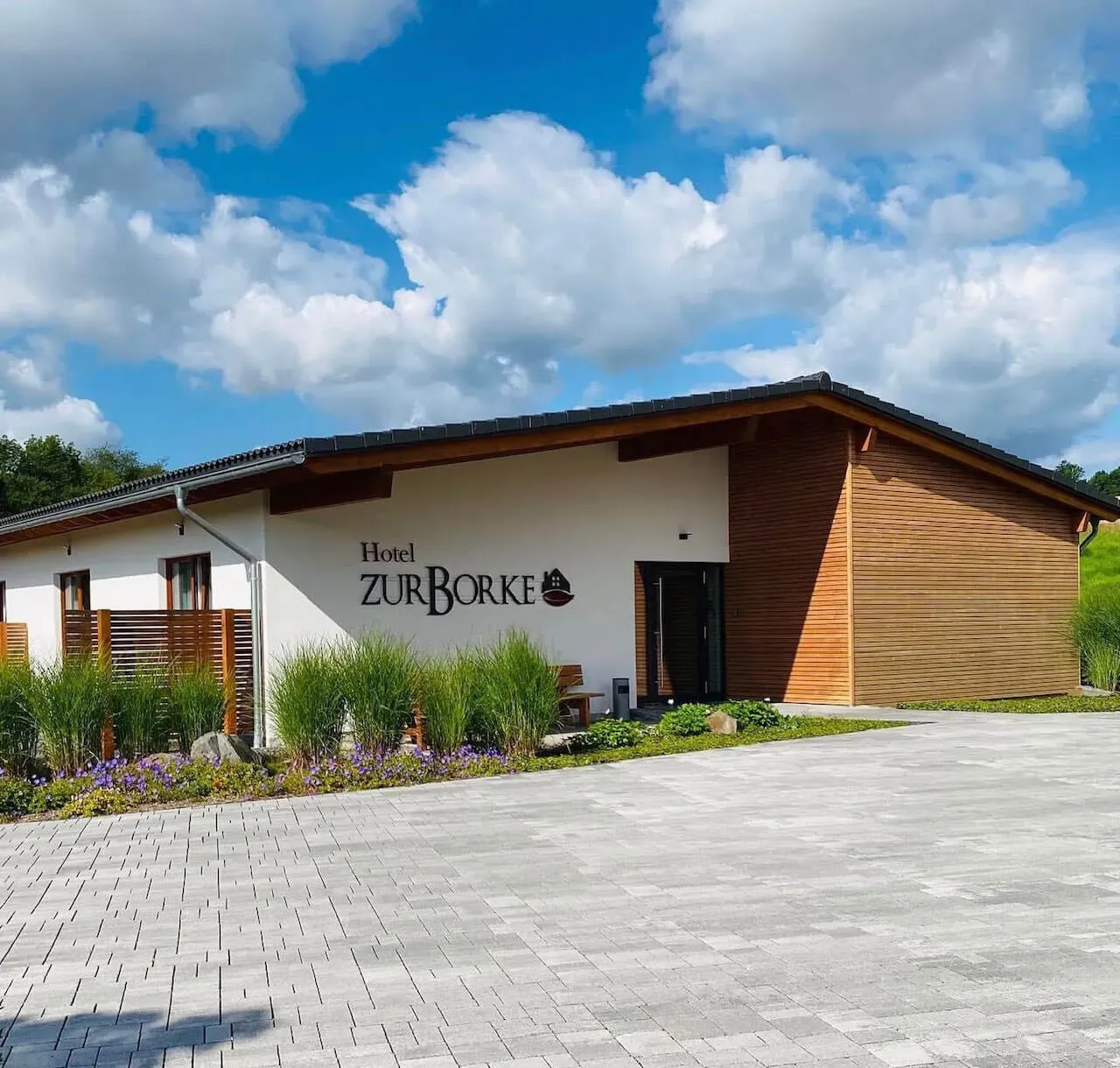 BookNoFees: Restorāns – Hotel & Gaststätte Zur Borke – Neuenrade-Affeln – Viesnīca un restorāns „Zur Borke“, foto 1