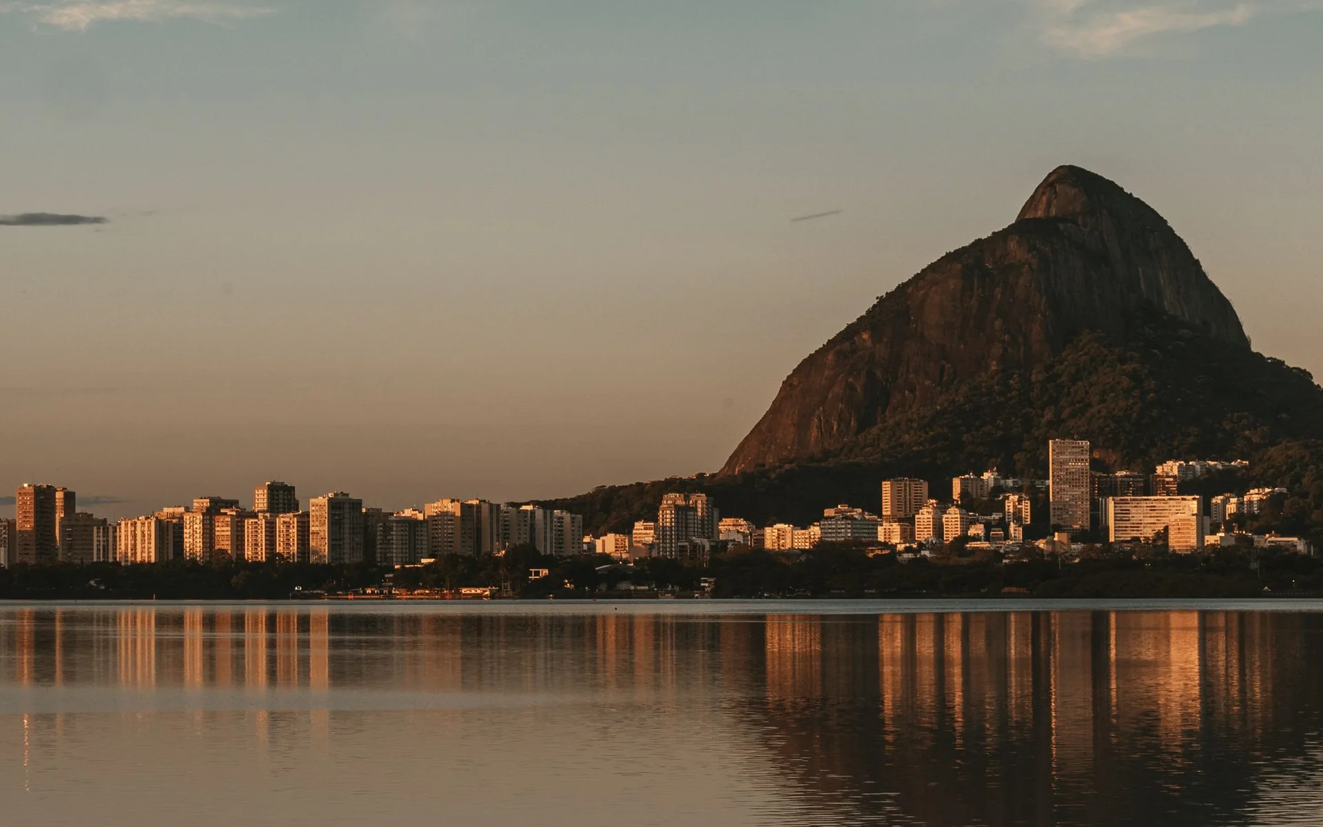 Rio de Janeiro un Cukura galva saulrieta laikā