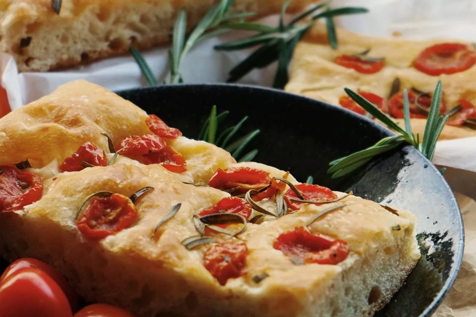 BookNoFees: Piemēra fotoattēls: Focaccia ar tomātiem un rozmarīnu